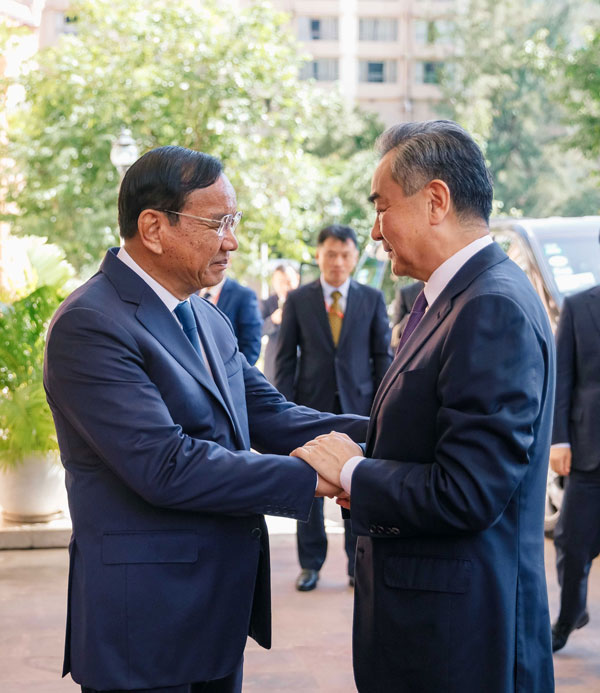王毅会见柬埔寨副首相兼外交大臣布拉索昆2.jpg
