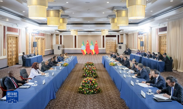 习近平会见埃塞俄比亚总理阿比2.jpg